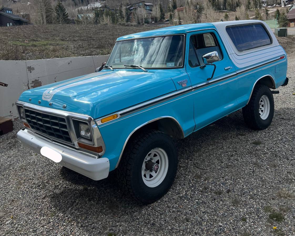 Ford Bronco  1979 blue