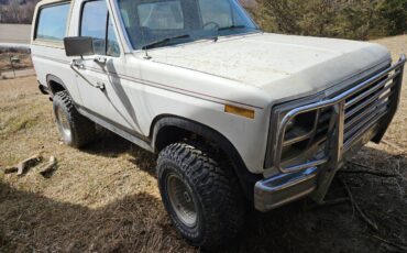 Ford-Bronco-1980-white-11