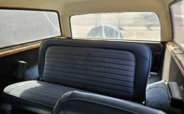 Ford-Bronco-1980-white-9