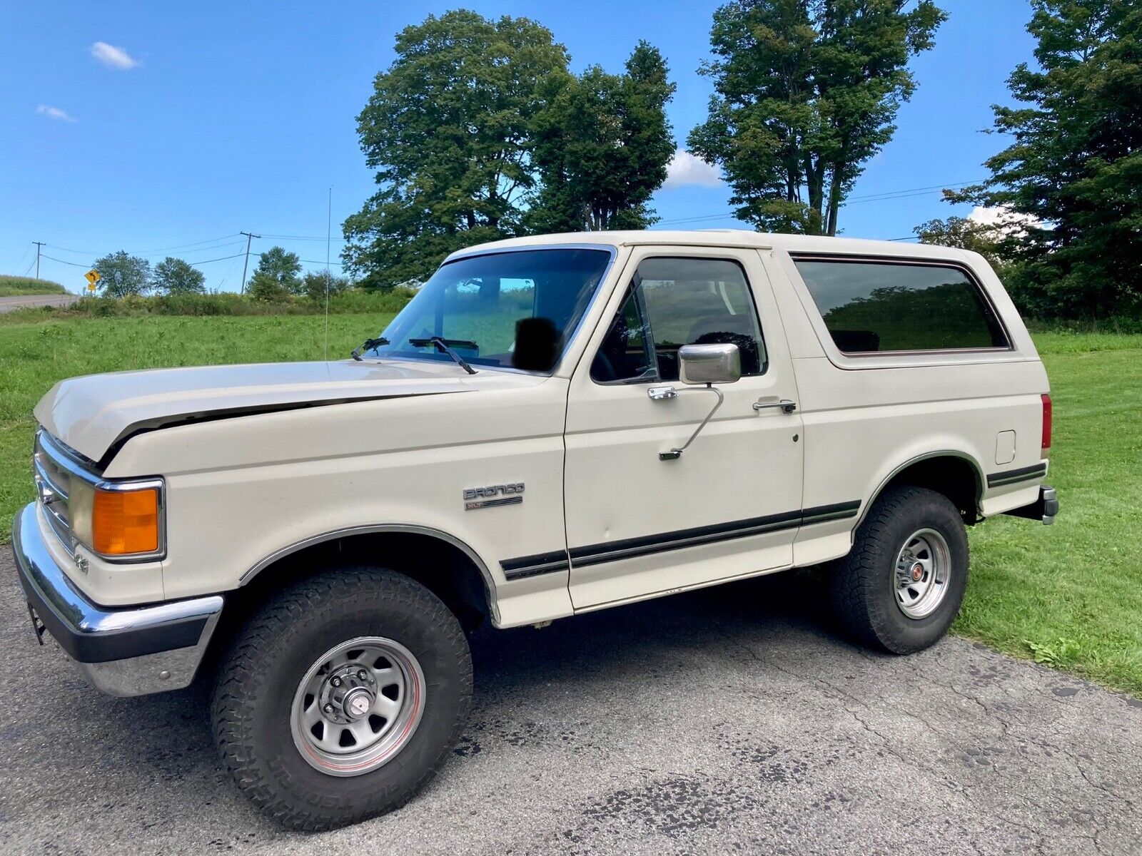 Ford-Bronco-1987-SUV-32