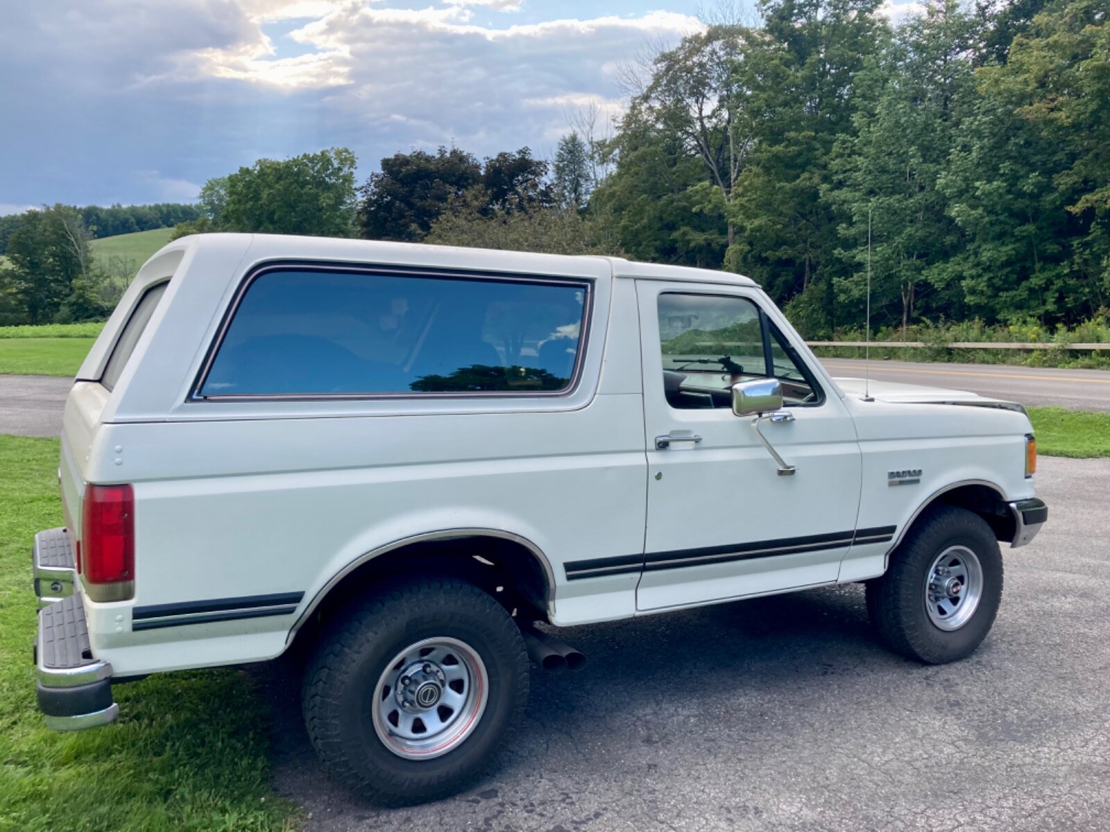 Ford-Bronco-1987-SUV-33