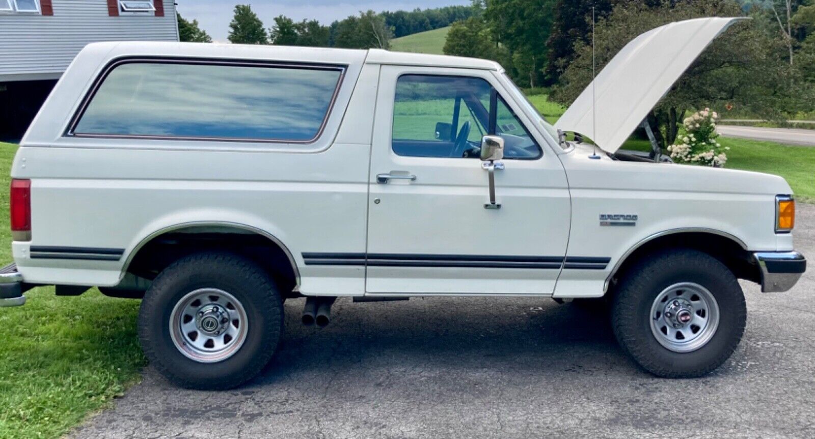 Ford-Bronco-1987-SUV-9