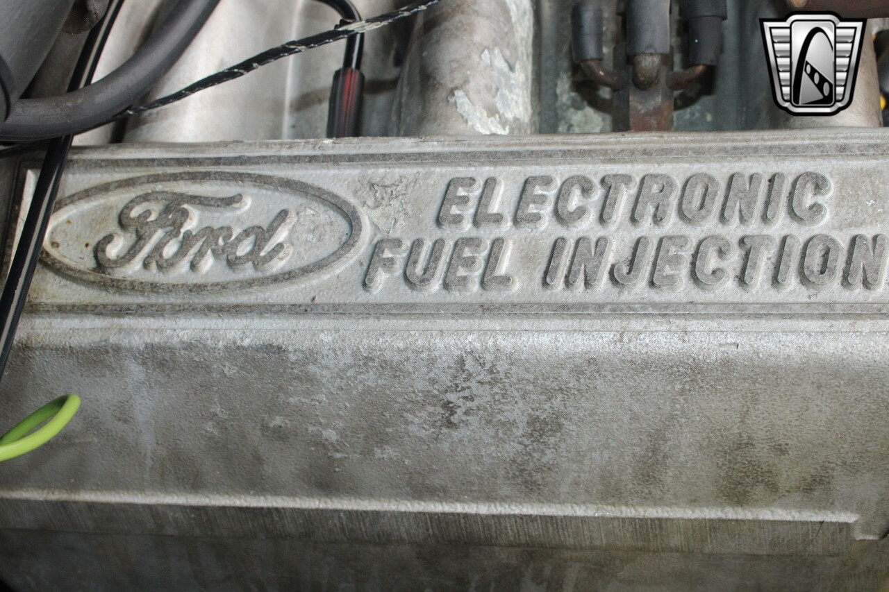 Ford-Bronco-1988-15