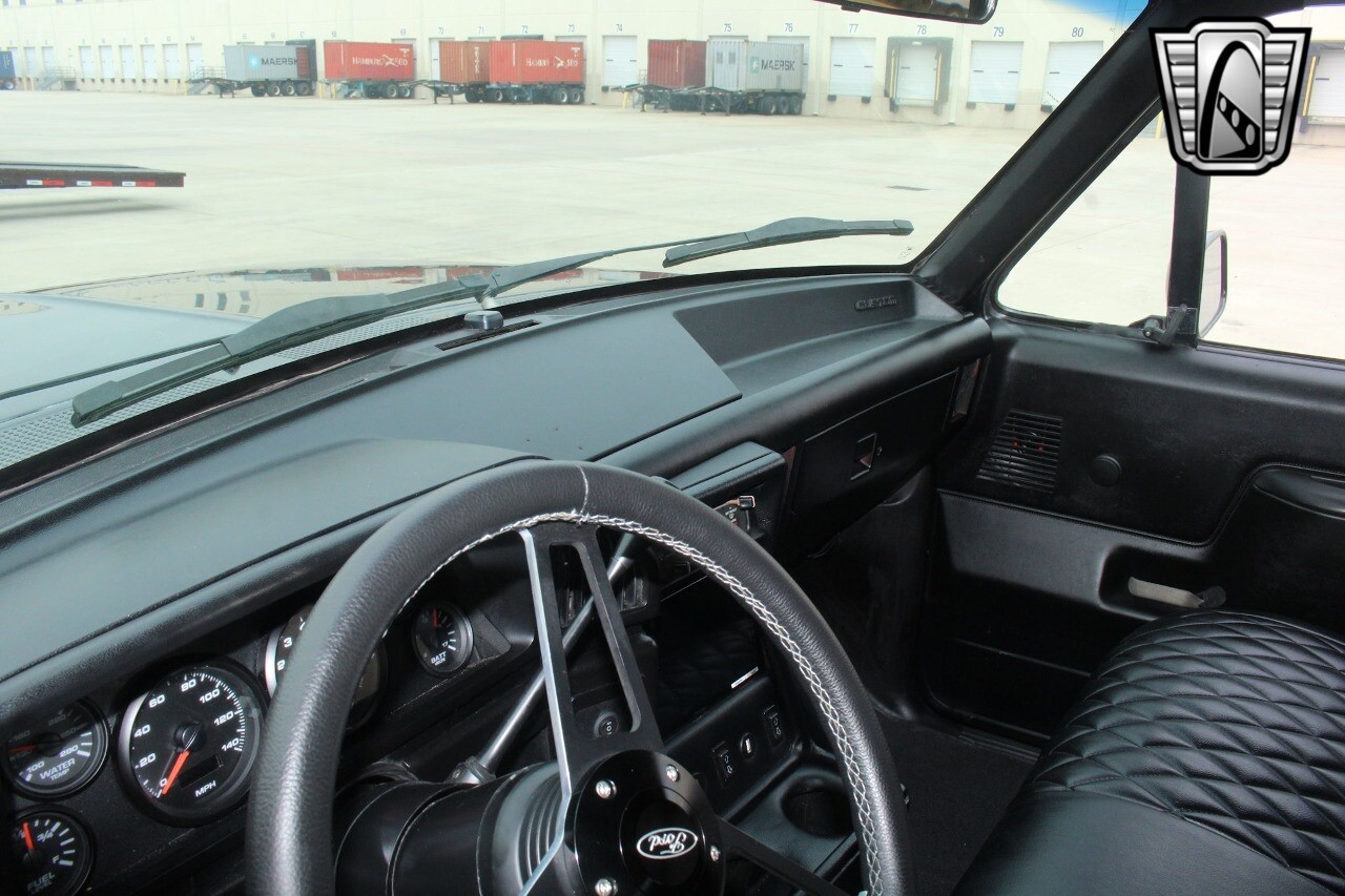 Ford-Bronco-1988-17