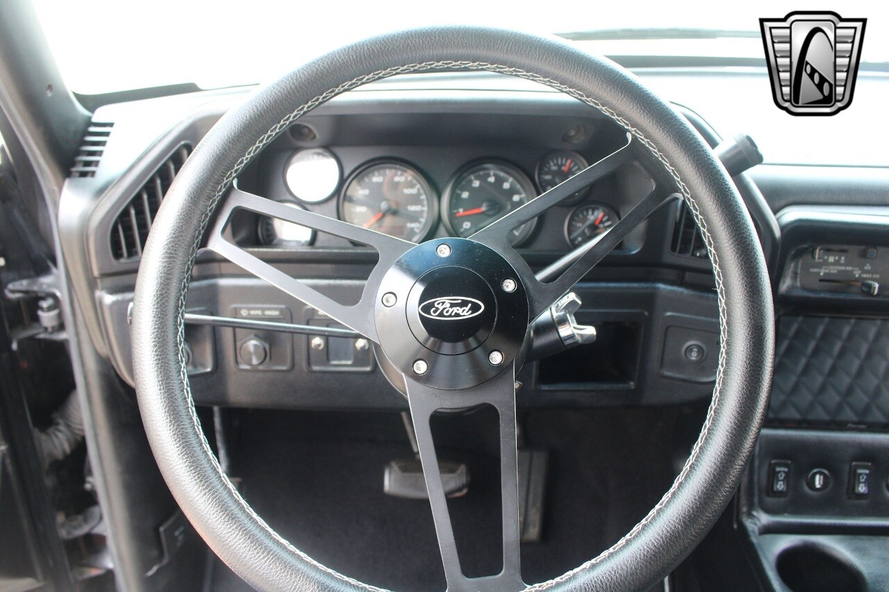 Ford-Bronco-1988-22