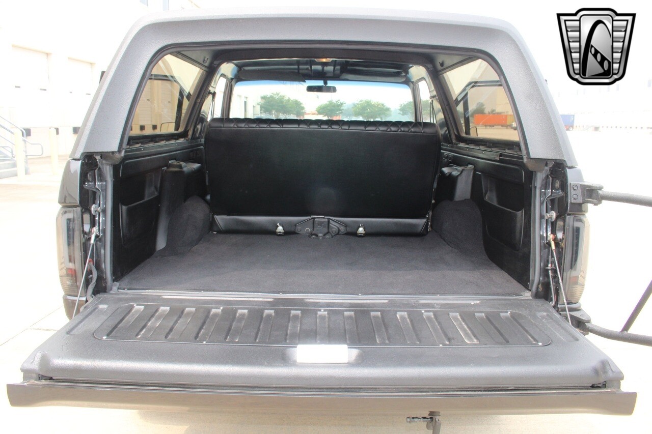 Ford-Bronco-1988-28