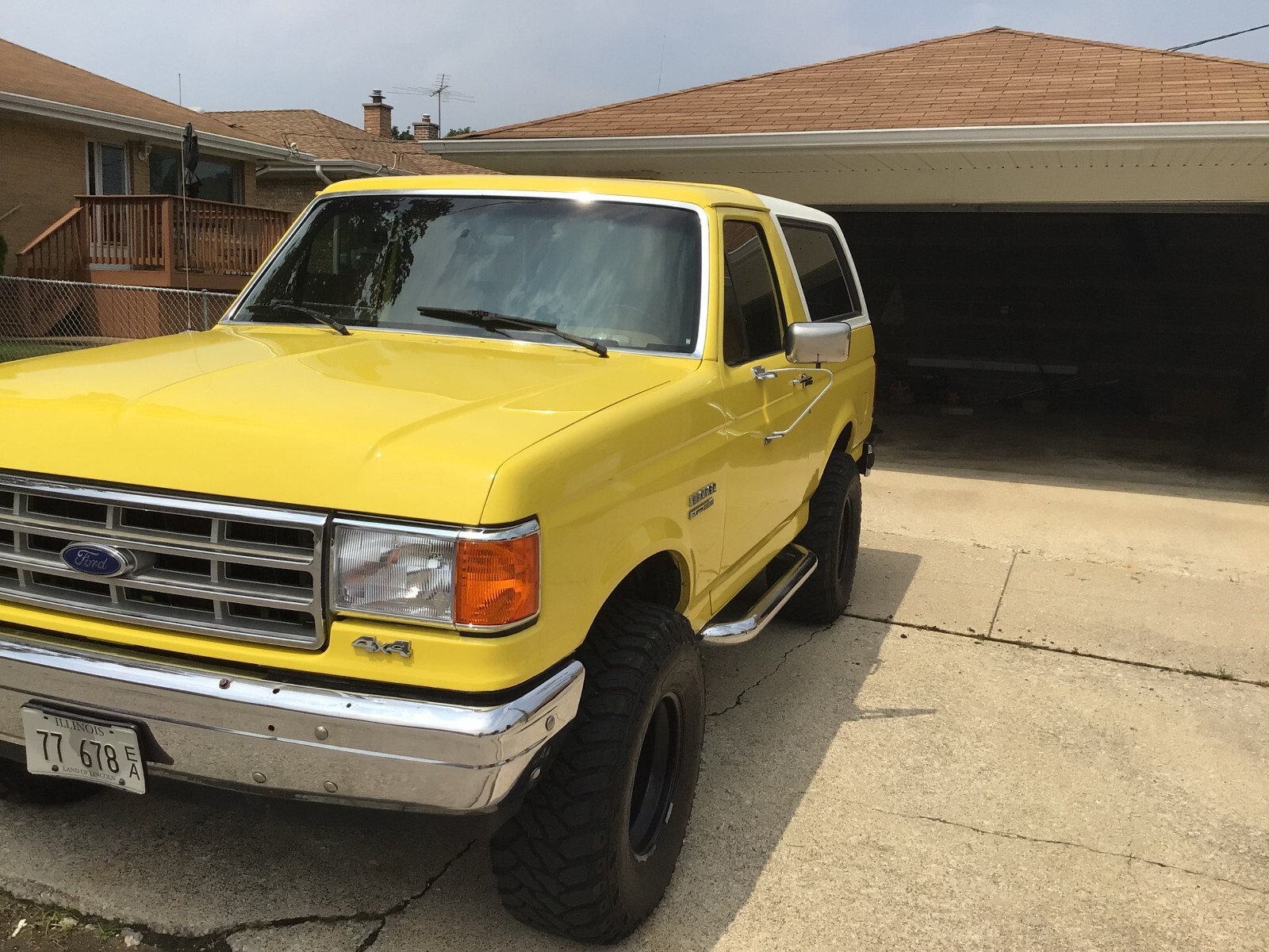 Ford-Bronco-1988-3