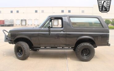 Ford-Bronco-1988-31
