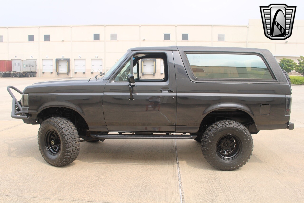 Ford-Bronco-1988-31