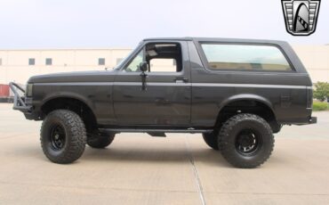 Ford-Bronco-1988-32