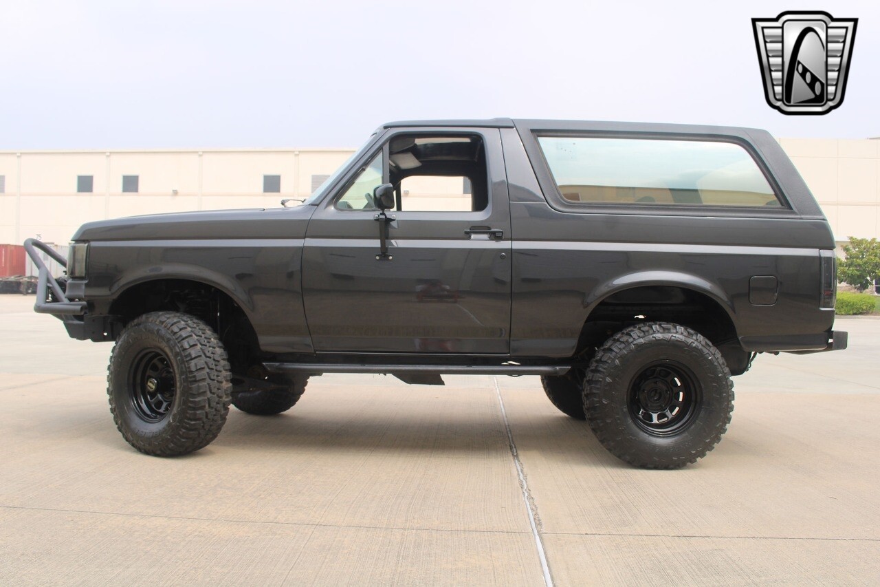 Ford-Bronco-1988-32