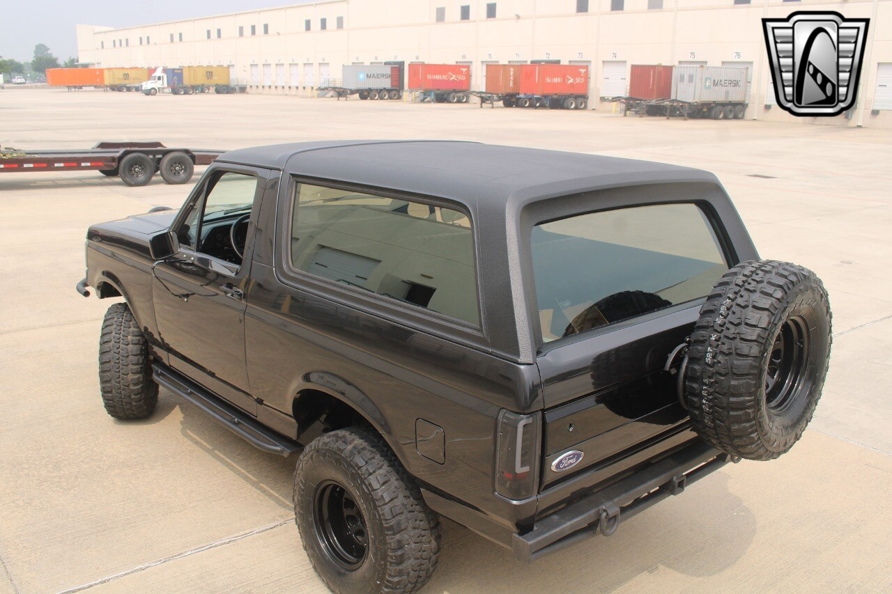 Ford-Bronco-1988-33
