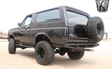 Ford-Bronco-1988-35