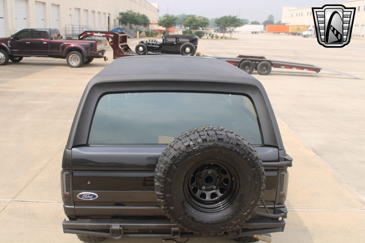 Ford-Bronco-1988-36