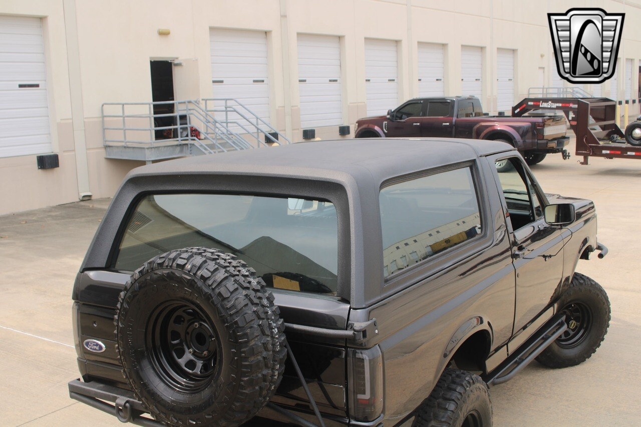 Ford-Bronco-1988-38