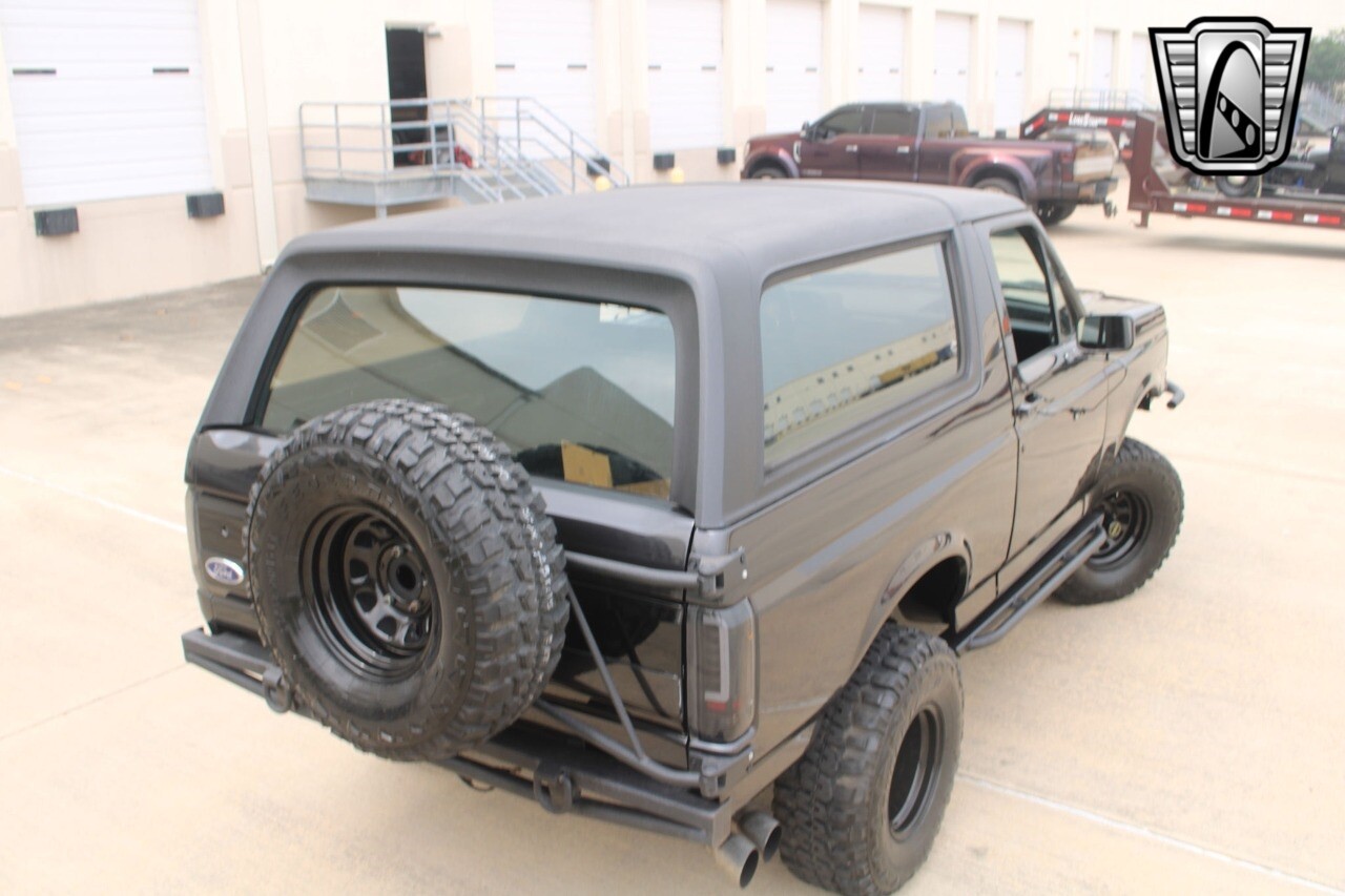 Ford-Bronco-1988-39