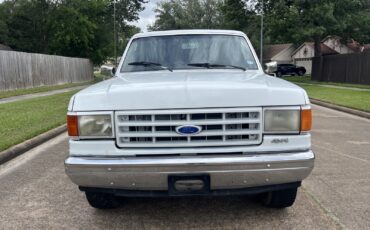 Ford-Bronco-1989-1