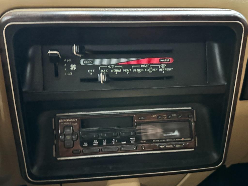 Ford-Bronco-1989-2d-Utility-4wd-19