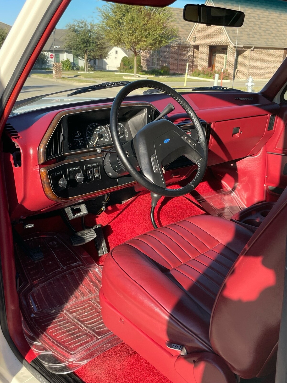 Ford-Bronco-1990-12