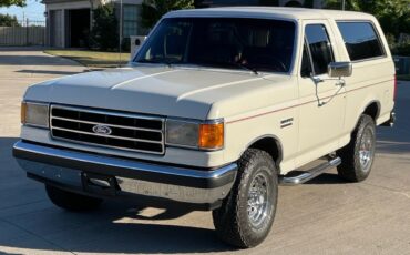 Ford-Bronco-1990