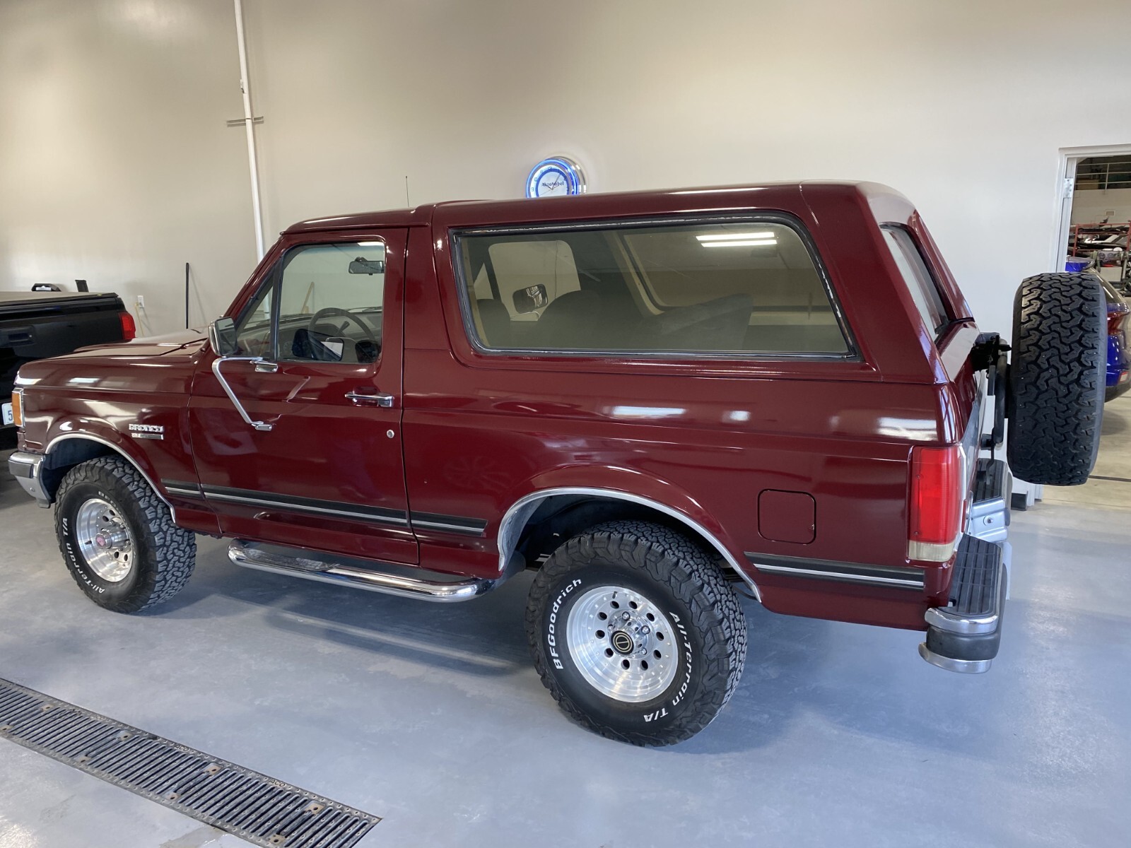 Ford-Bronco-1991-3