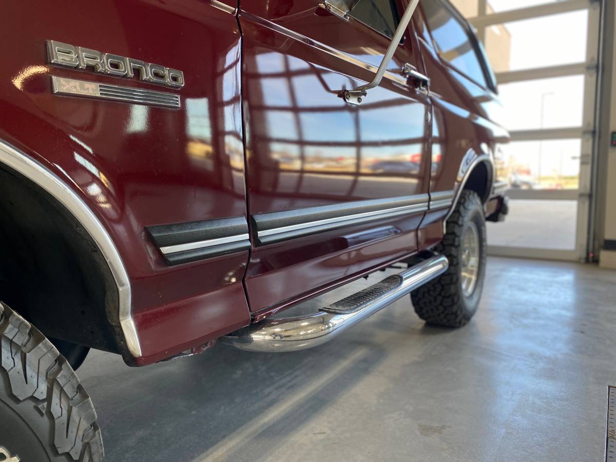 Ford-Bronco-1991-4