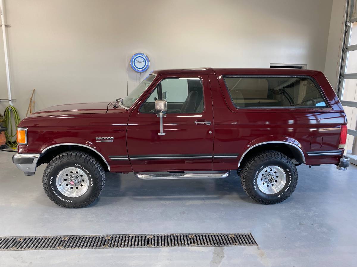 Ford-Bronco-1991-7