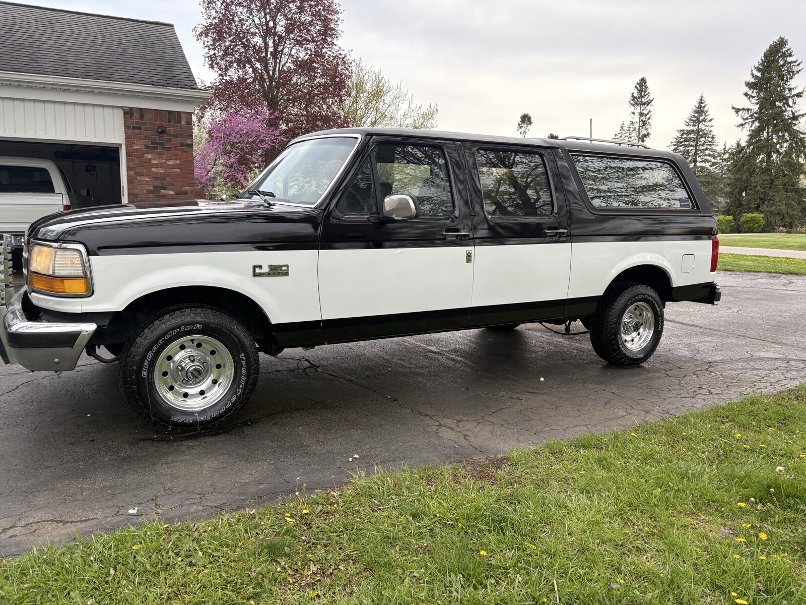 Ford-Bronco-1992-1