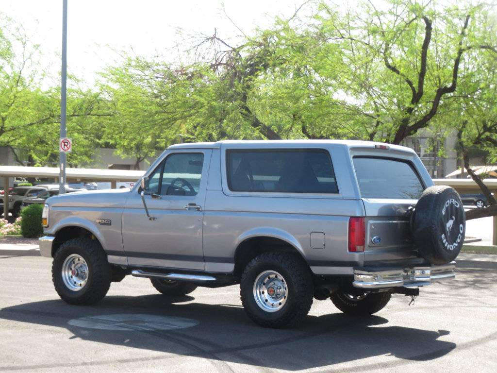 Ford-Bronco-1994-grey-15
