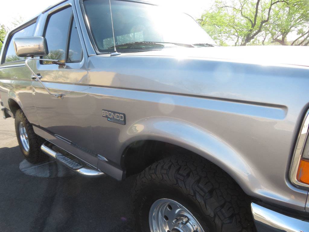 Ford-Bronco-1994-grey-17
