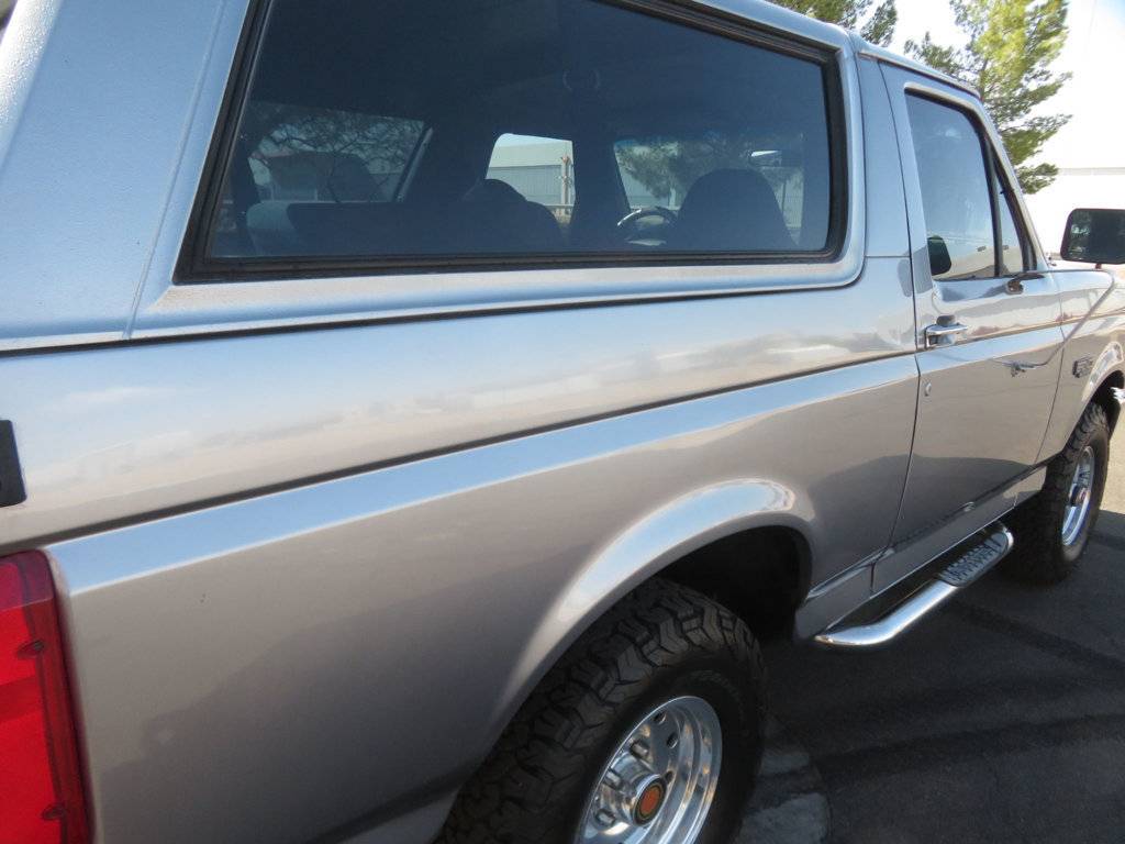 Ford-Bronco-1994-grey-18