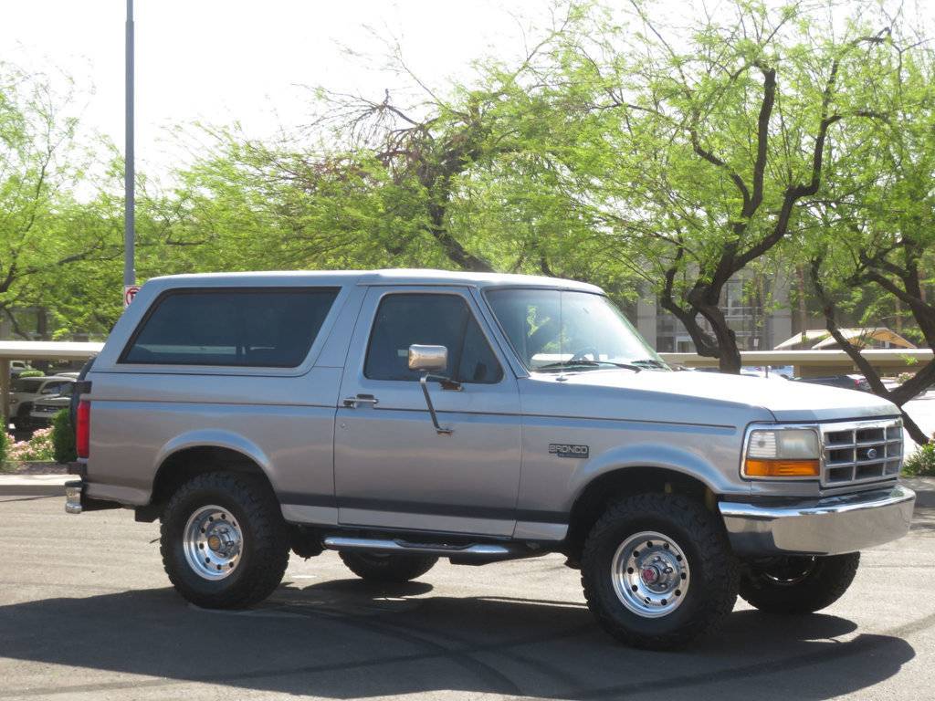 Ford-Bronco-1994-grey-6