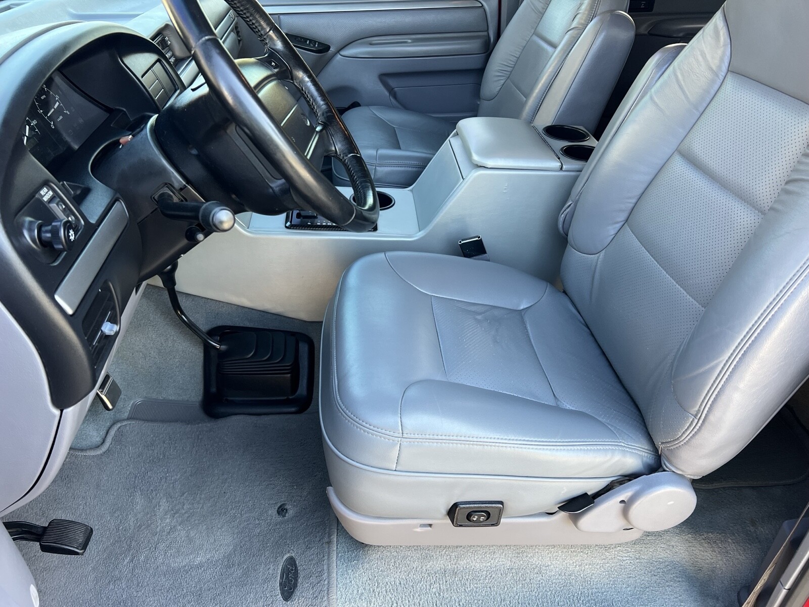 Ford-Bronco-1995-17