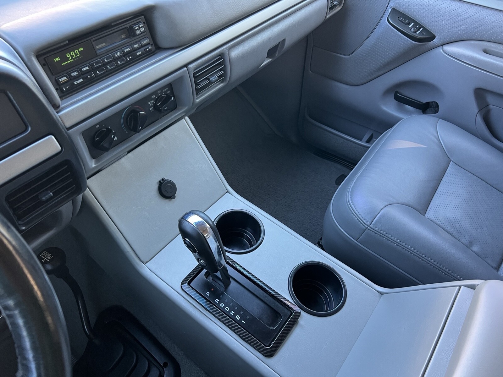 Ford-Bronco-1995-20