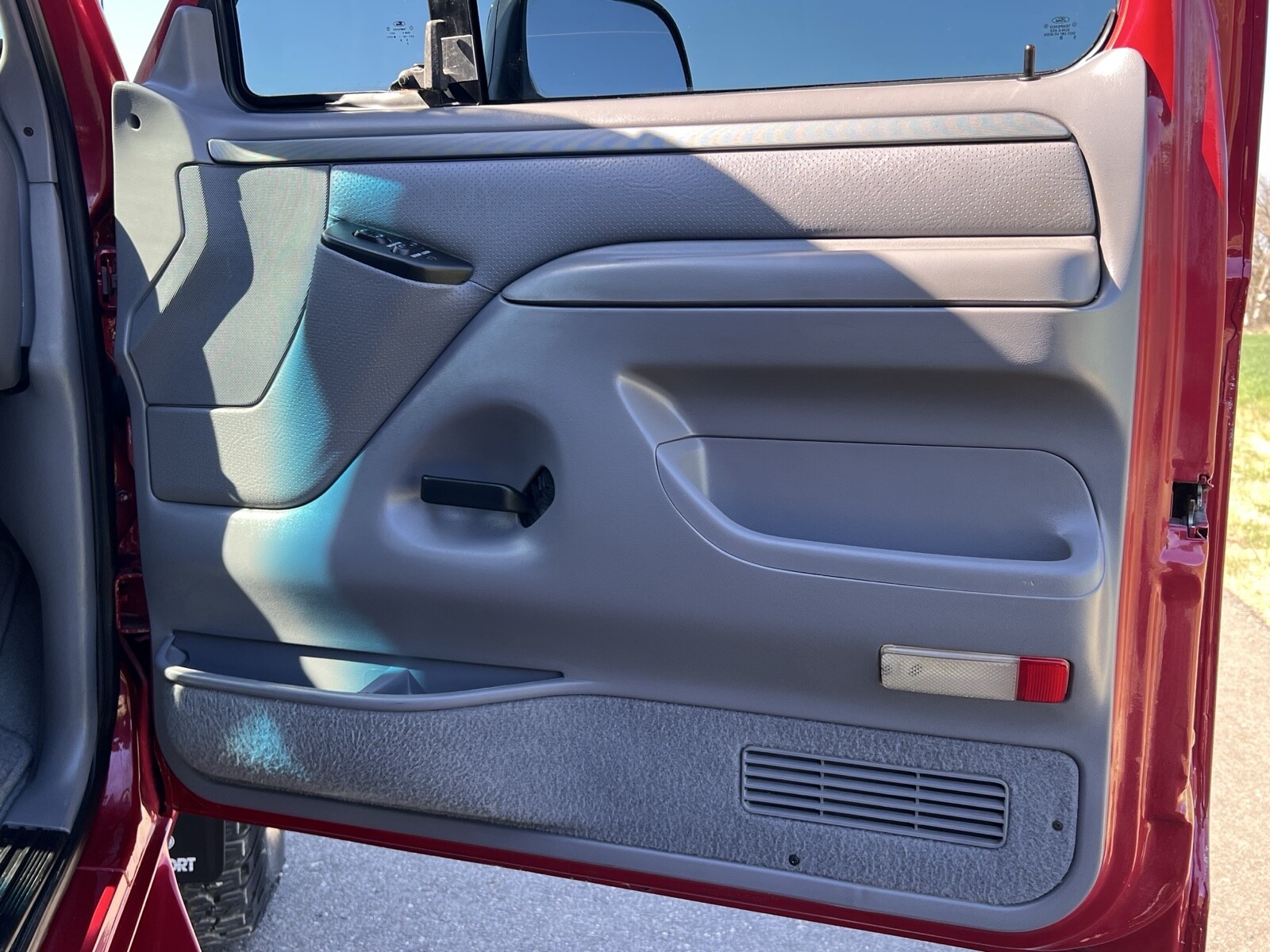 Ford-Bronco-1995-26