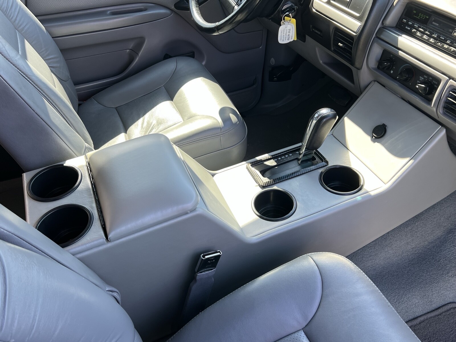 Ford-Bronco-1995-27