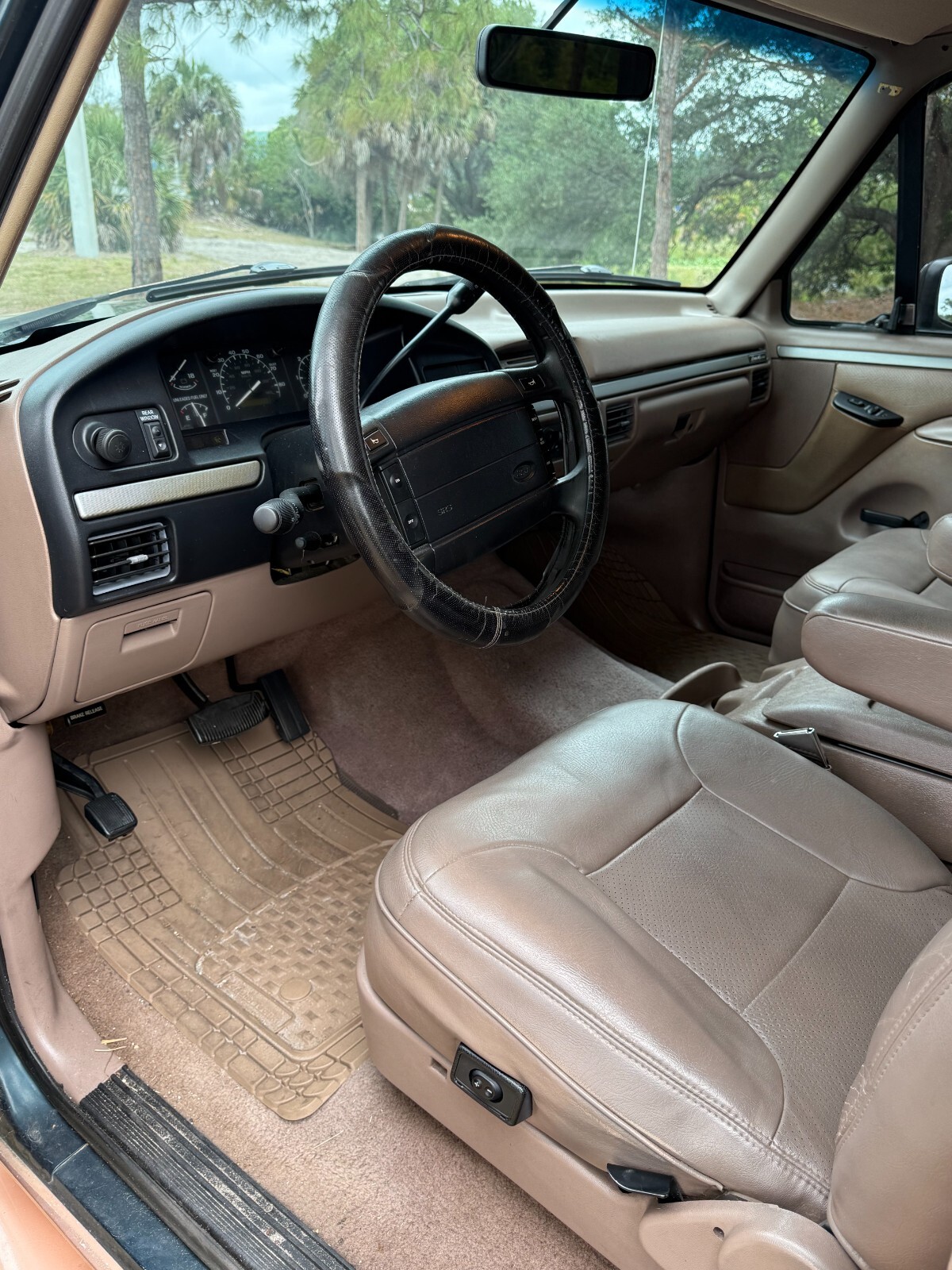 Ford-Bronco-1995-6