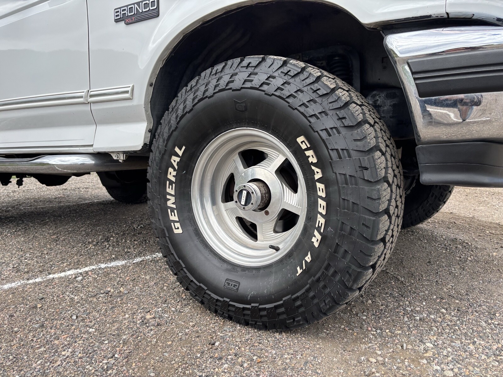 Ford-Bronco-1995-SUV-23