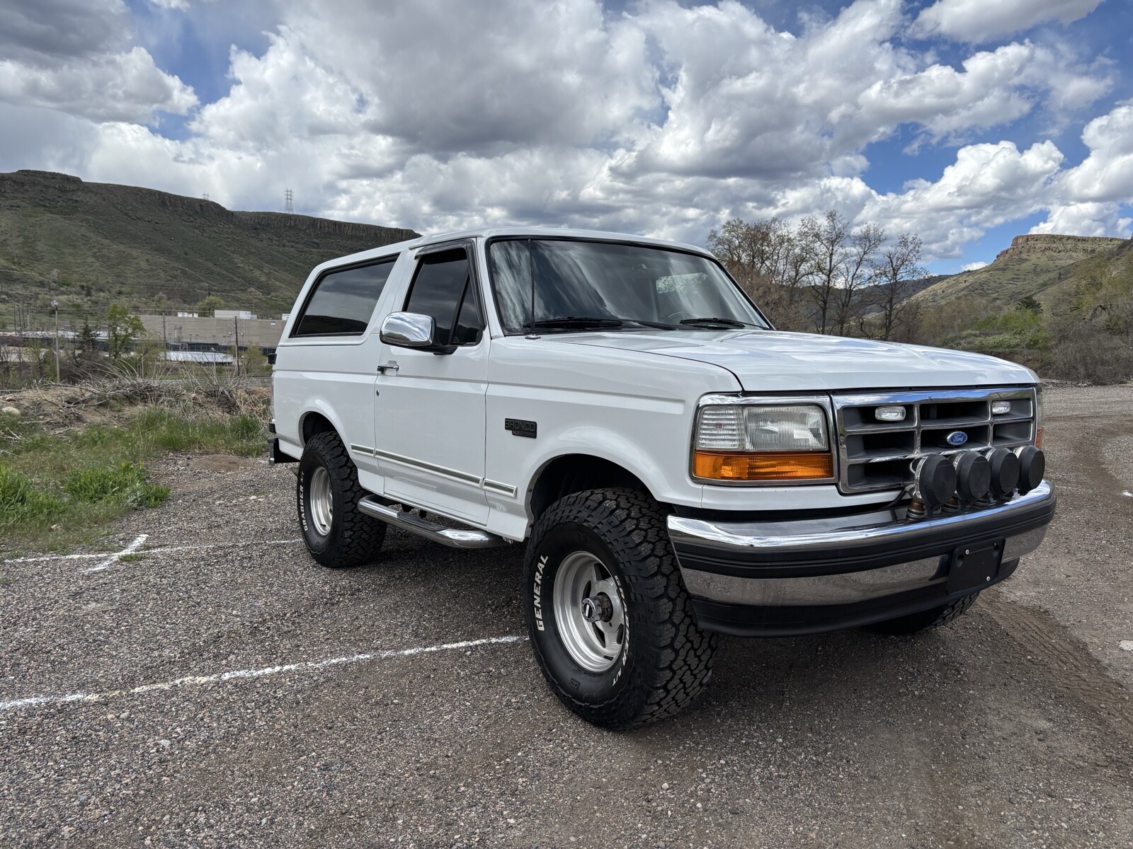 Ford-Bronco-1995-SUV-4