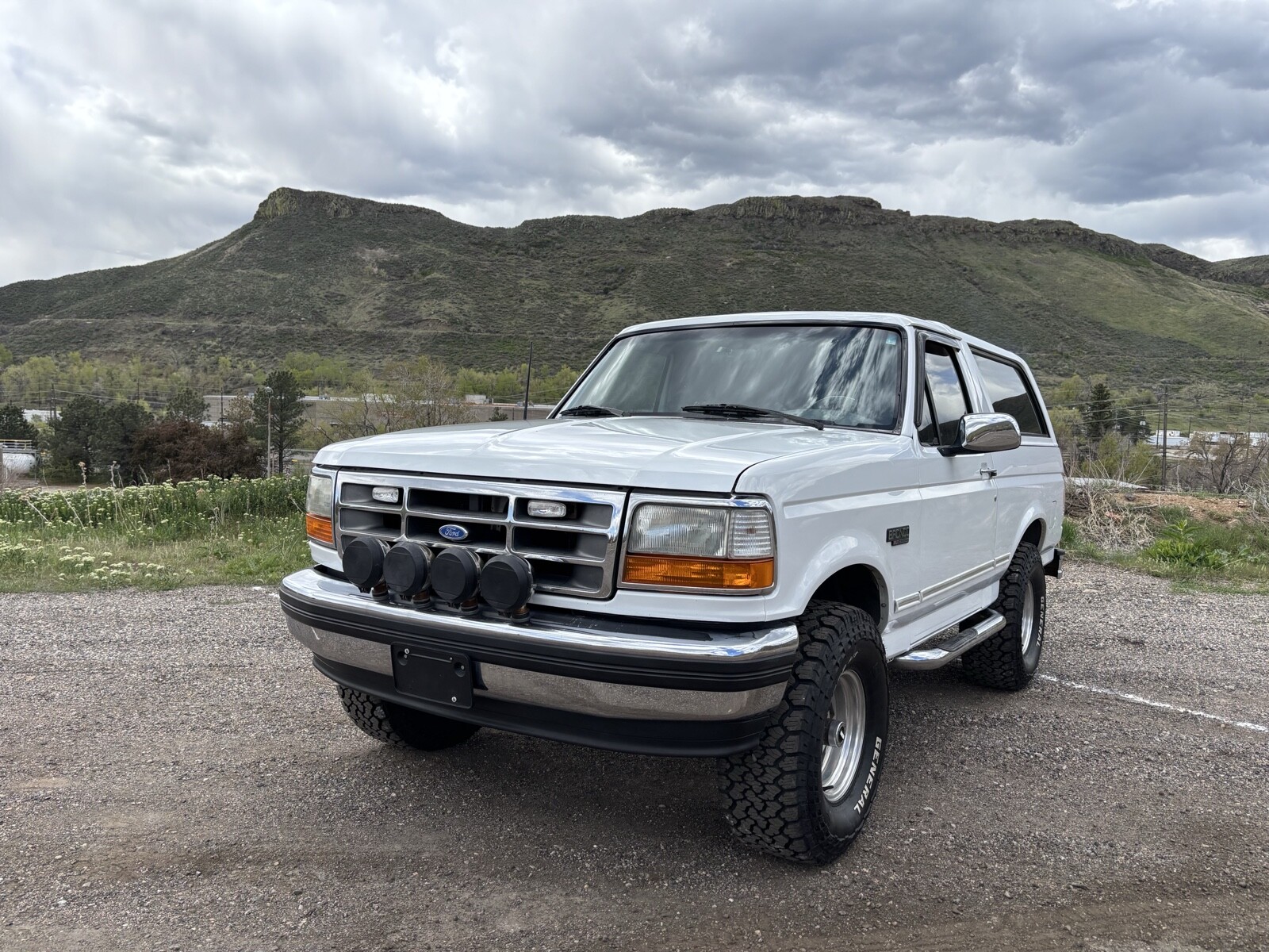 Ford-Bronco-1995-SUV