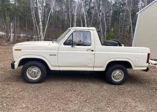 Ford-Bronco-4x4-1983