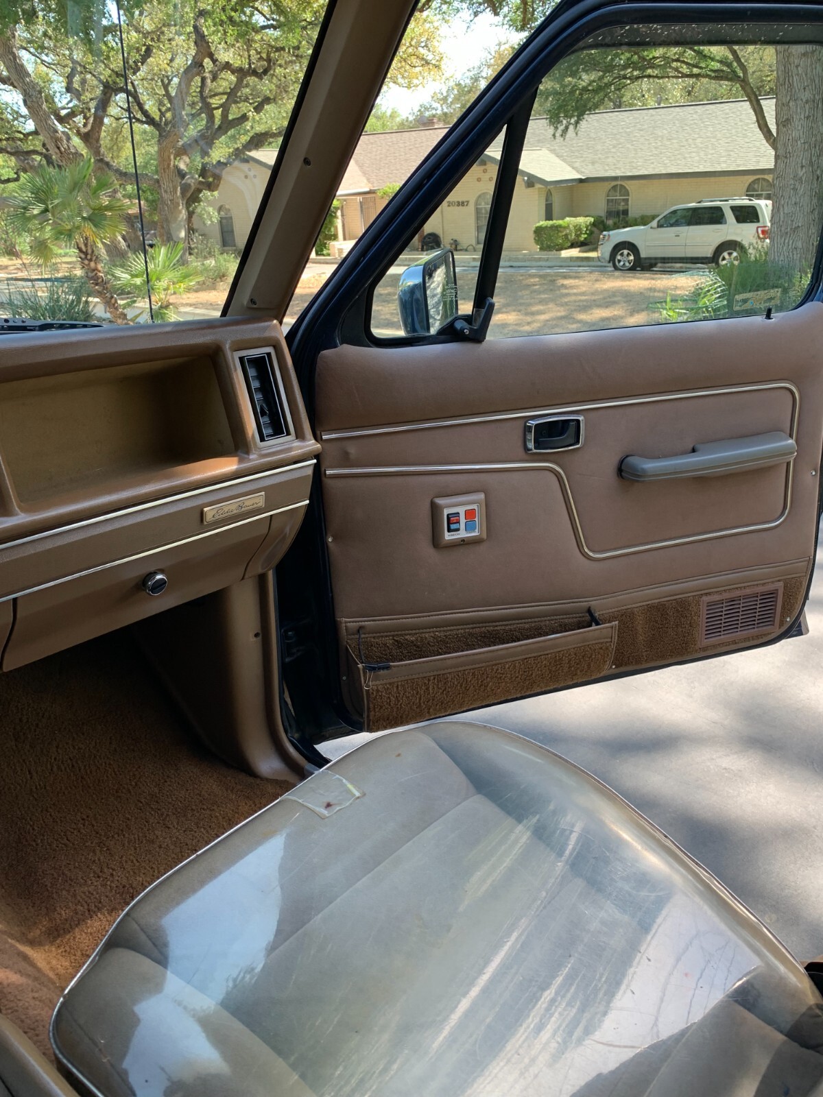 Ford-Bronco-II-1988-SUV-3