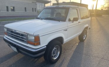 Ford-Bronco-II-1990-1