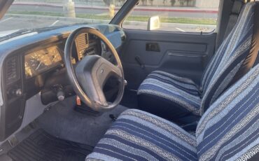 Ford-Bronco-II-1990-4