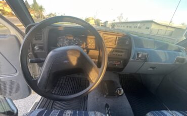 Ford-Bronco-II-1990-5