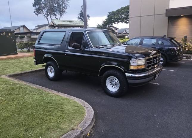 Ford-Bronco-eddie-bauer-1993-black-1