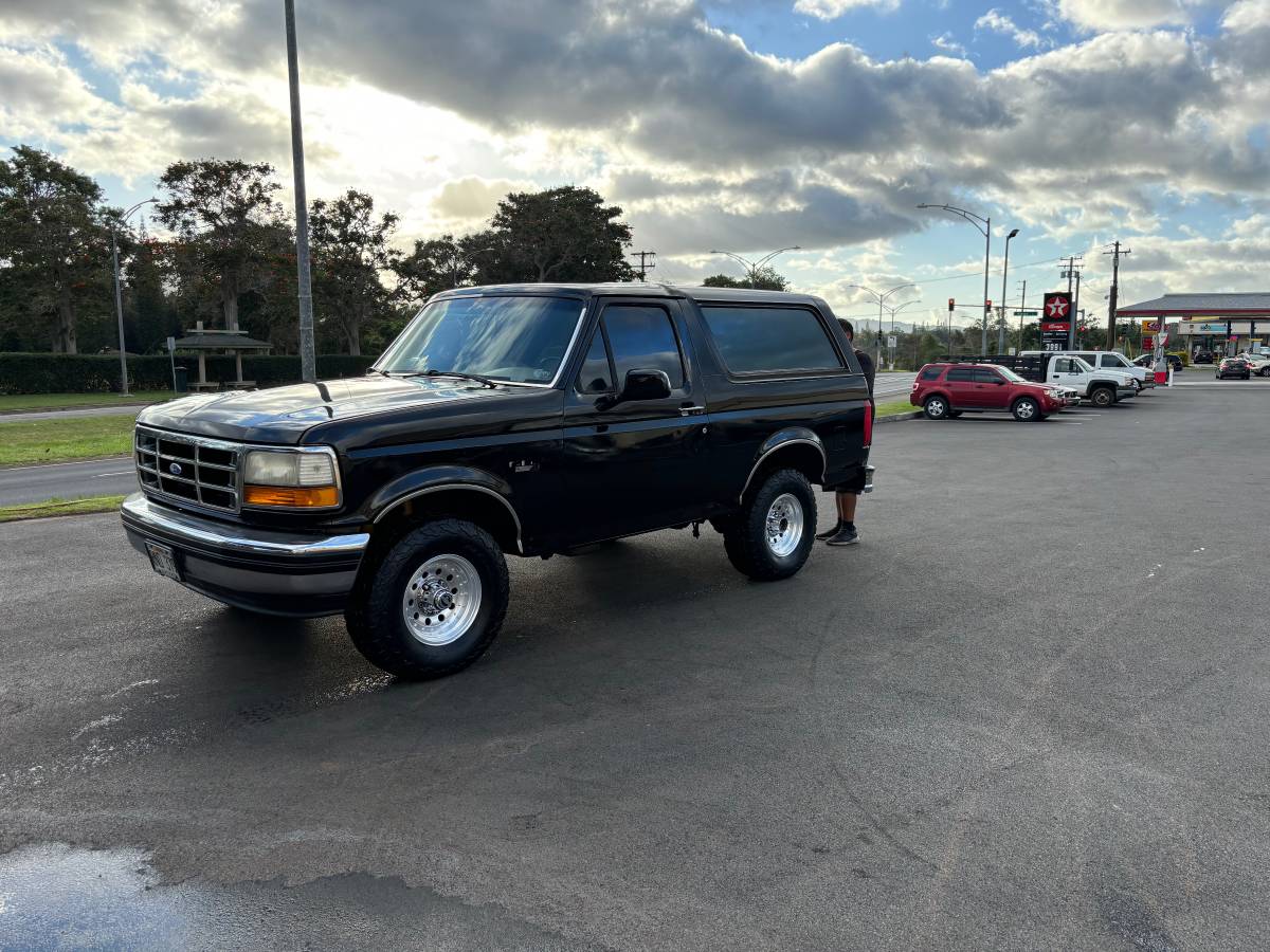 Ford-Bronco-eddie-bauer-1993-black