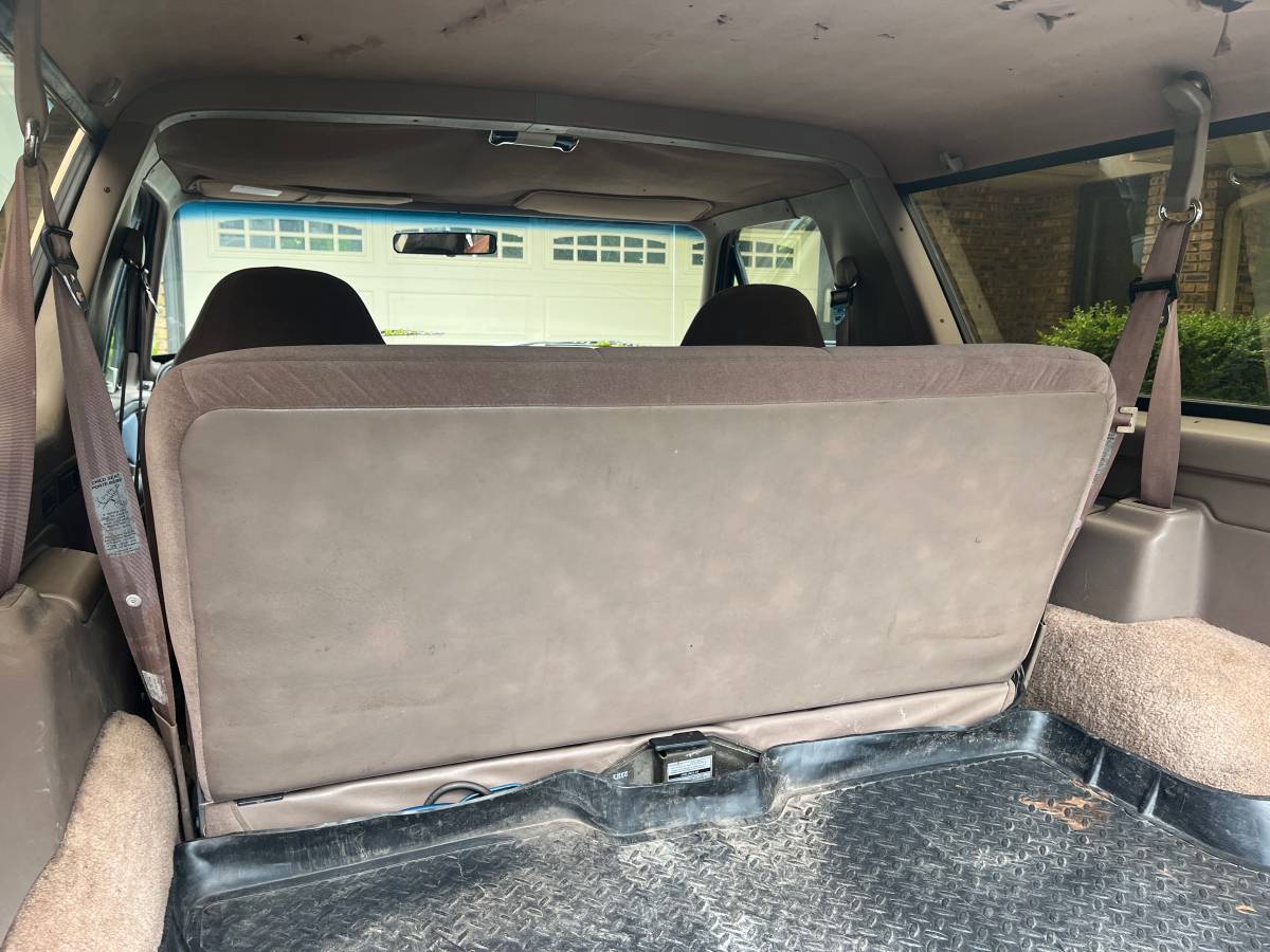 Ford-Bronco-eddie-bauer-4x4-1992-brown-12