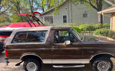 Ford-Bronco-eddie-bauer-4x4-1992-brown-2