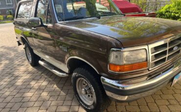Ford-Bronco-eddie-bauer-4x4-1992-brown